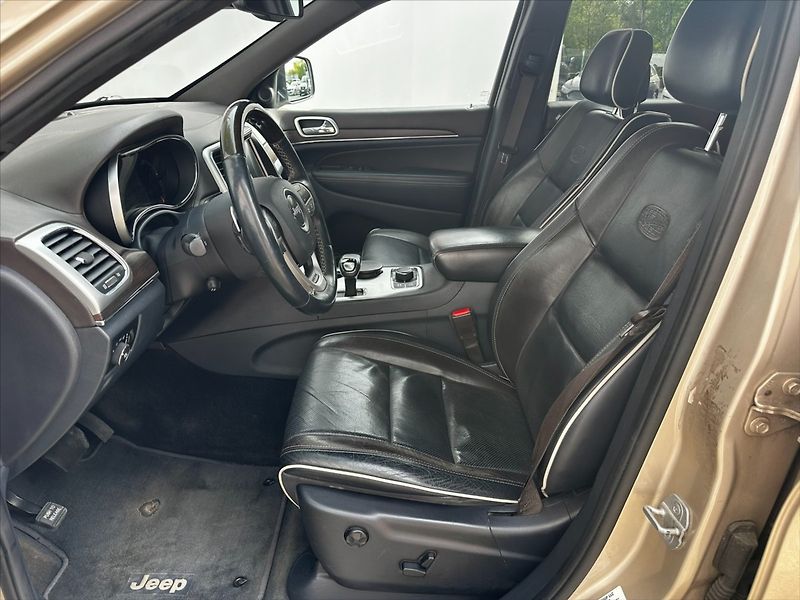 Jeep Grand Cherokee 3,0 184kW Overland 4x4 - fotka 9 z 45