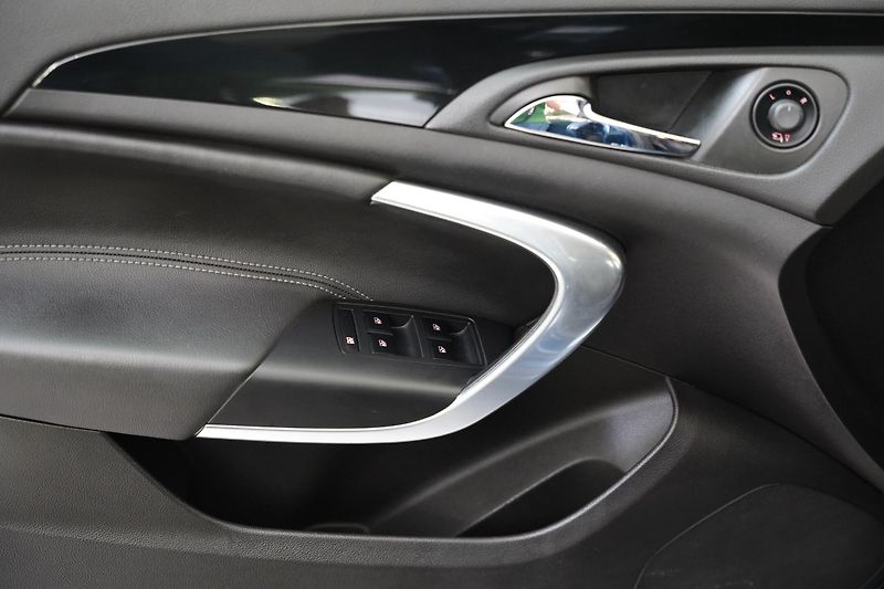 Opel Insignia - fotka 12 z 23