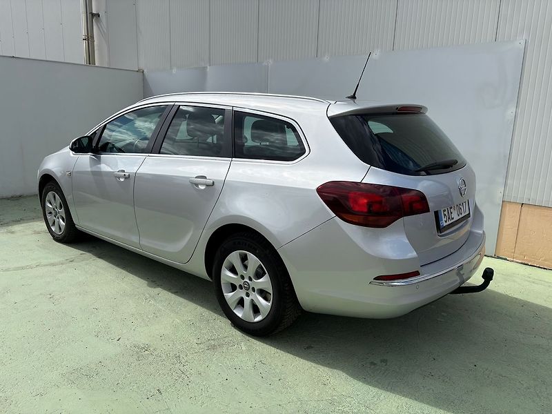 Opel Astra 1,6, 81kW Sports Tourer, Tažné - fotka 4 z 17