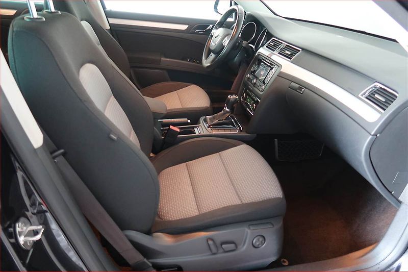 Škoda Superb (2013) Ambition 2.0 TDI, Automat - fotka 9 z 18