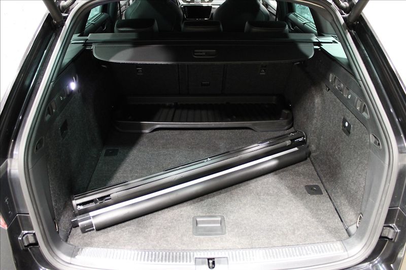 Škoda Superb 2,0 TSI 200 KW Sportline 4x4 D - fotka 6 z 35