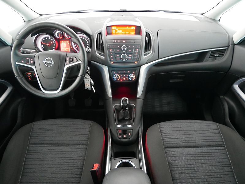 Opel Zafira - fotka 5 z 25