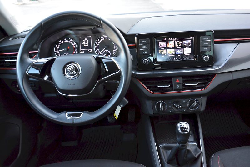 Škoda Scala (2020) 1.0 TSI 85 KW Ambition 125 LET - fotka 5 z 25
