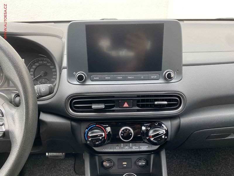 Hyundai Kona (2021) 1.0 T-GDi, AT, +ALU, kamera - fotka 12 z 19