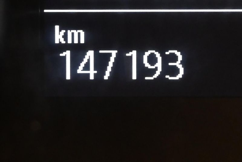 Volkswagen Touran 2,0 TDI 110kWTAŽNÉ LED Záruka - fotka 16 z 31