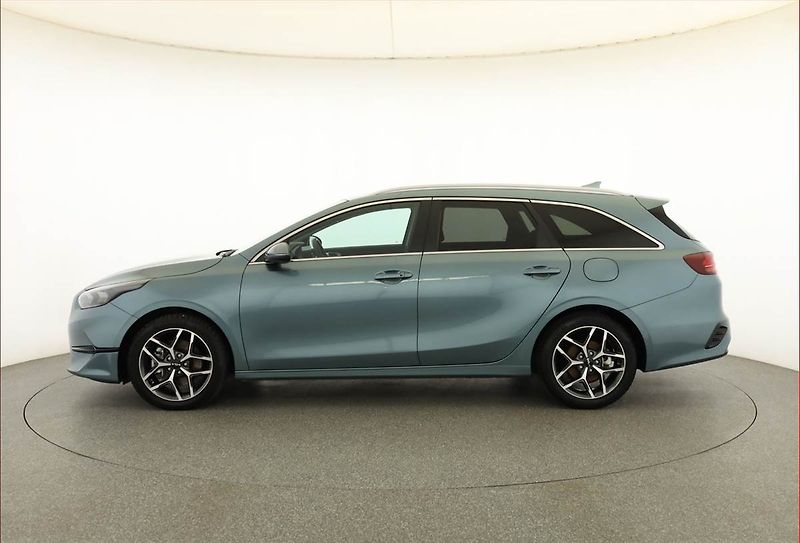 Kia Ceed (2025) 1.5 T-GDI - fotka 3 z 21