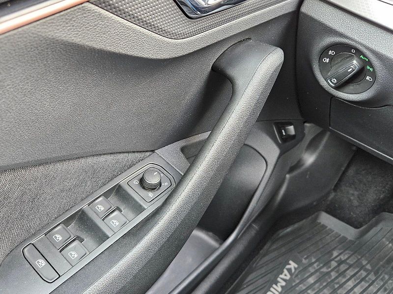 Škoda Kamiq (2021) STYLE Plus TSI 81/1.0 M6F - fotka 18 z 30