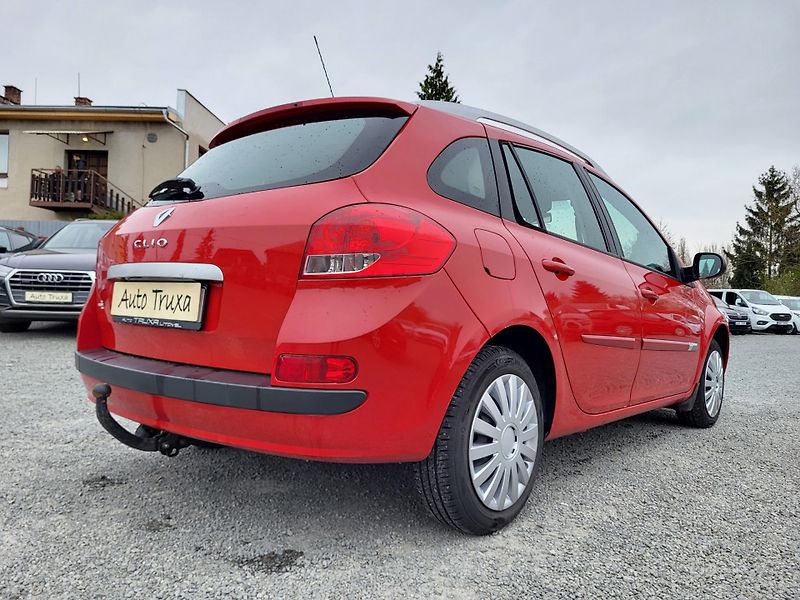 Renault Clio GRANDTOUR 1.2 i 16V ČR 1.majit - fotka 31 z 41