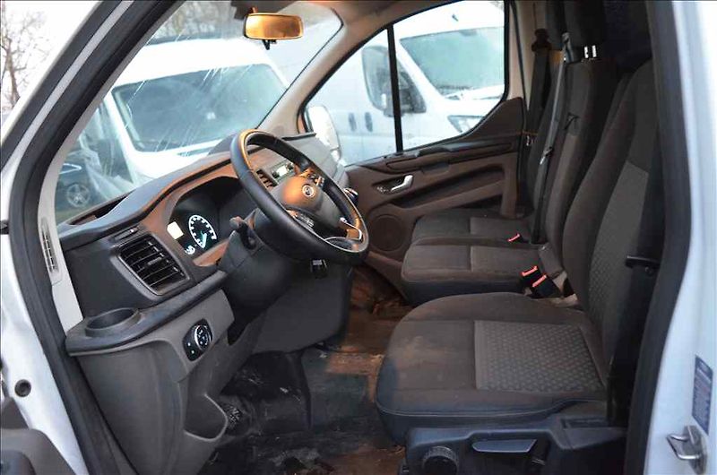 Ford Transit (2022) CUSTOM 2,0 D - fotka 12 z 16