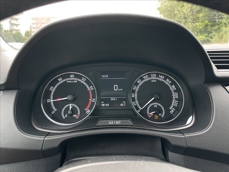 Škoda Fabia 1,0 TSI Combi Ambition Plus - fotka 9 z 24