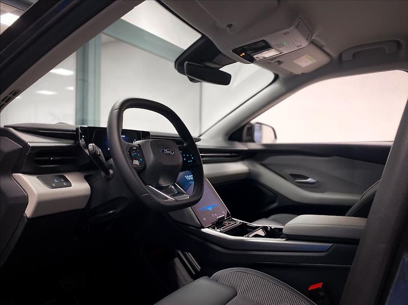 Ford Explorer (2024) 0,1 79 kWh AWD - fotka 5 z 19