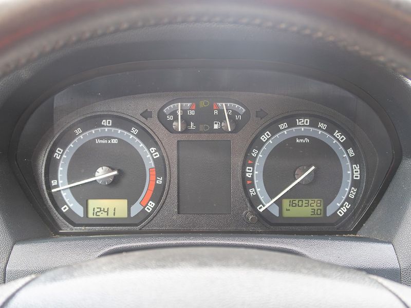 Škoda Fabia (2006) 1.4i 16V 74KW – PO ROZVODECH - fotka 19 z 41