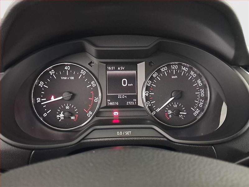 Škoda Octavia (2014) 1.2 TSI, Navi, Park. senzory - fotka 11 z 19