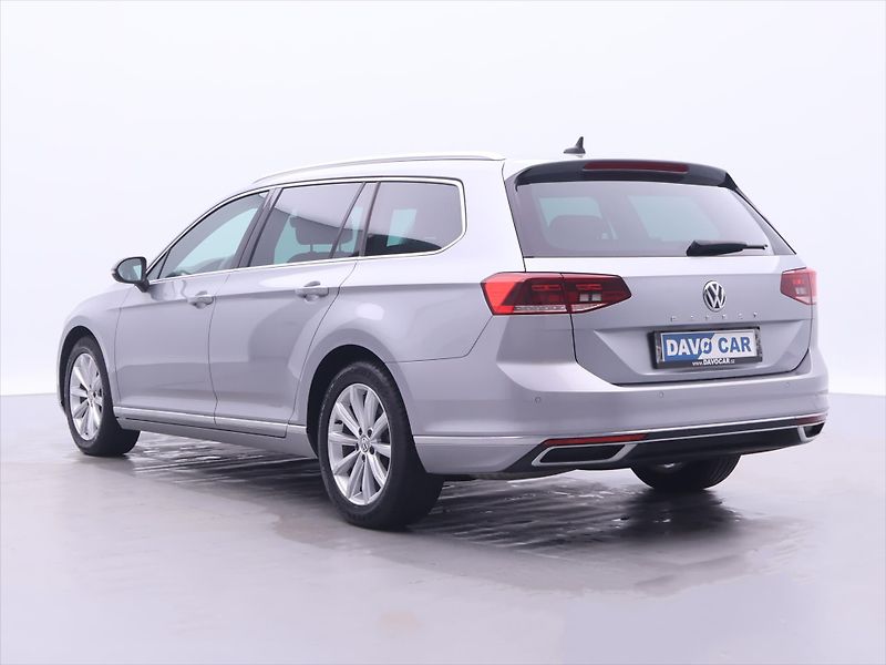 Volkswagen Passat 2,0 TDI 140kW DSG Elegance DPH - fotka 5 z 41