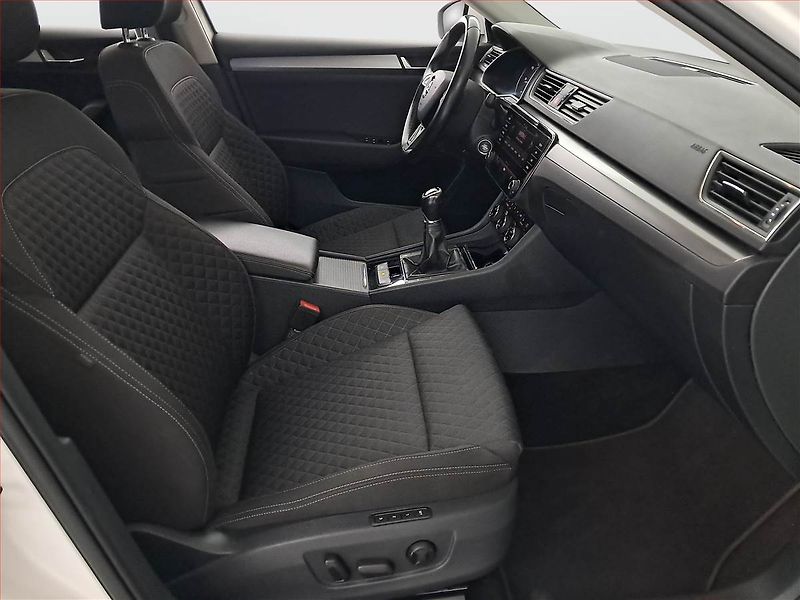 Škoda Superb (2018) Style 2.0 TDI, Serv.kniha - fotka 9 z 17