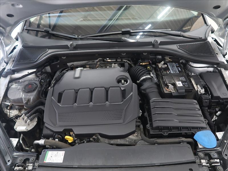 Škoda Octavia 2,0 TDI DSG 1.majitel CZ - fotka 9 z 34
