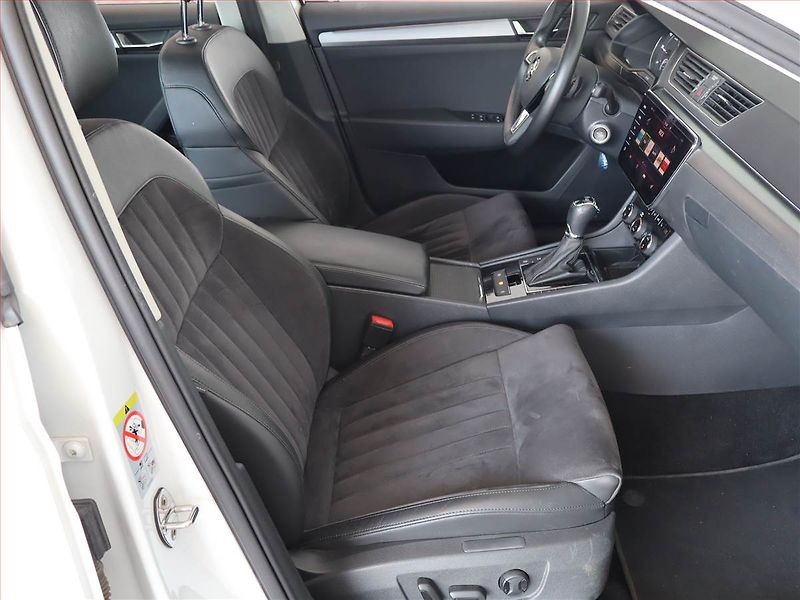 Škoda Superb (2018) 2.0 TDI - fotka 9 z 25