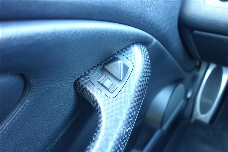 BMW Řada 3 318 Ci, SERVISNÍ KNIHA. - fotka 28 z 35