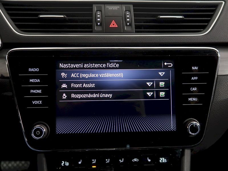 Škoda Superb (2021) STYLE PLUS 2.0TDI 147KW DSG 4x - fotka 30 z 40