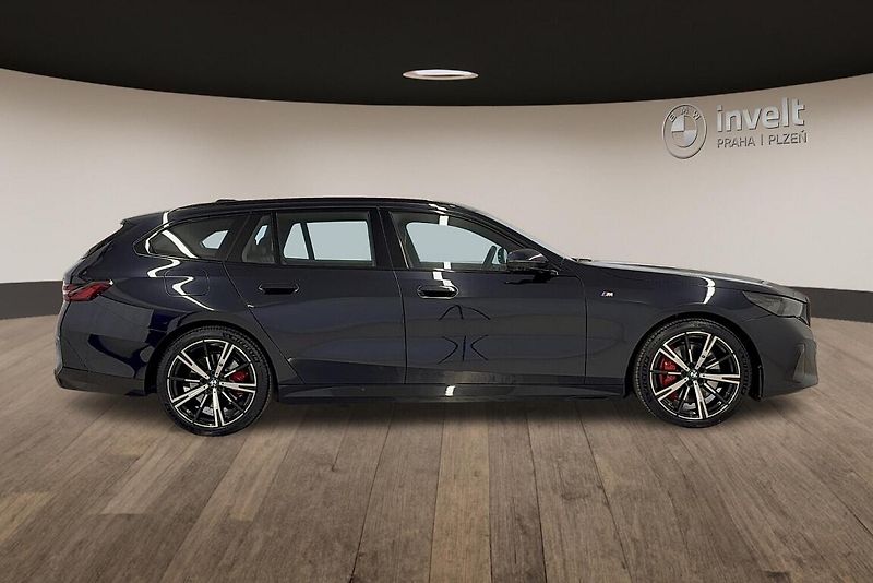 BMW Řada 5 540d xDrive Touring - fotka 2 z 13