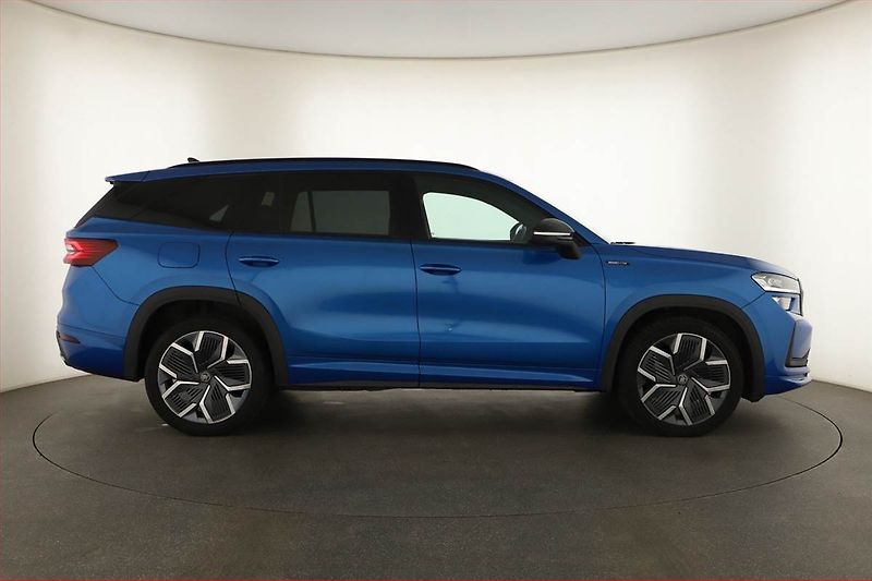 Škoda Kodiaq (2025) 2.0 TDI, SPORTLINE, KEYLESS - fotka 6 z 20