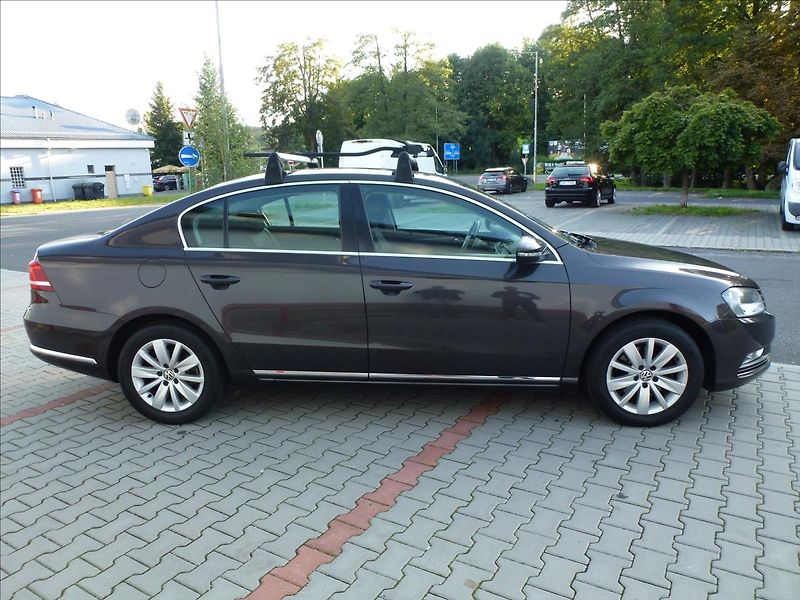 Volkswagen Passat 1,6 TDI Serviska, TOP STAV !!! - fotka 6 z 60