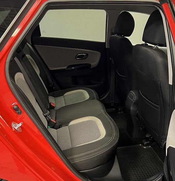 Kia Ceed 1.6 CRDi Exclusive SW - fotka 12 z 16