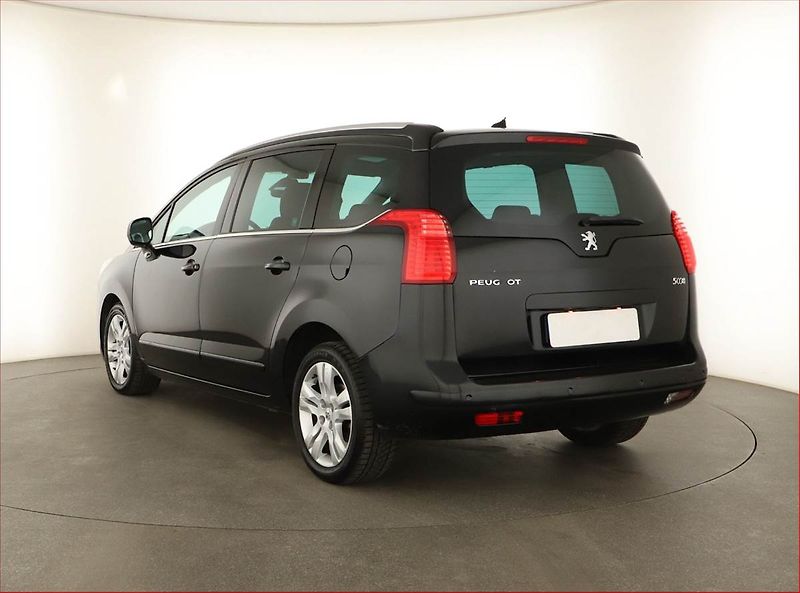 Peugeot 5008 (2011) 2.0 HDI, Automat, Xenony - fotka 4 z 19