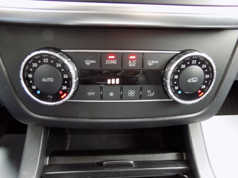 Mercedes-Benz Třídy M (2015) 350d/4-Matic/LED/ČR/DPH/ - fotka 32 z 50