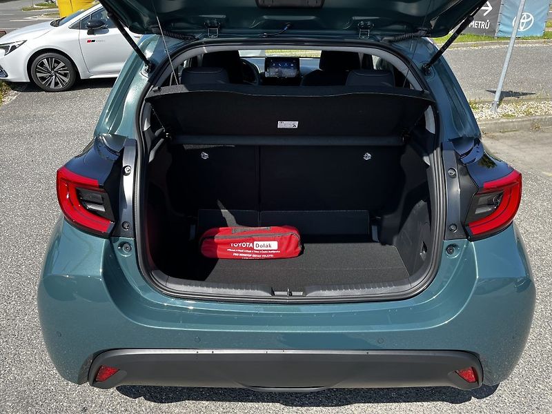 Toyota Yaris 1.5 Hybrid Style ODBĚR IHNED - fotka 8 z 27