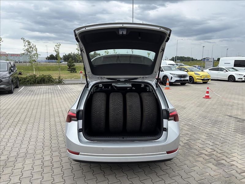 Škoda Octavia 2,0 TDI Ambition 85kW - fotka 11 z 43