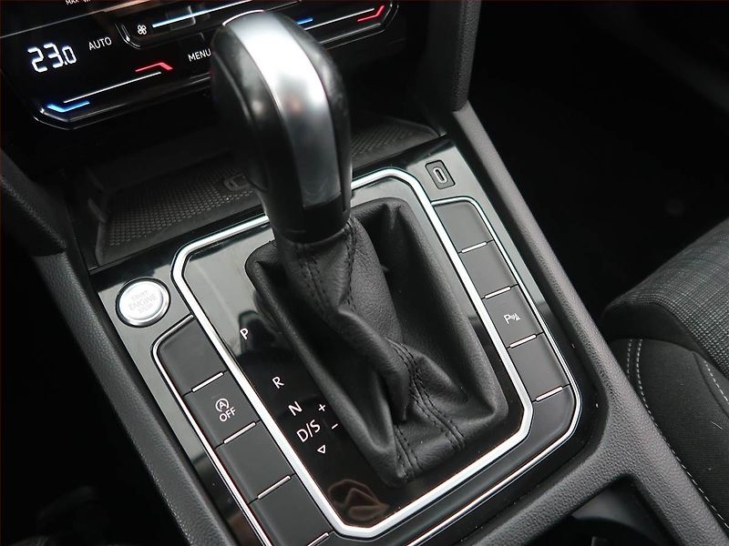Volkswagen Passat (2021) Business 2.0 TDI, Automat - fotka 13 z 21