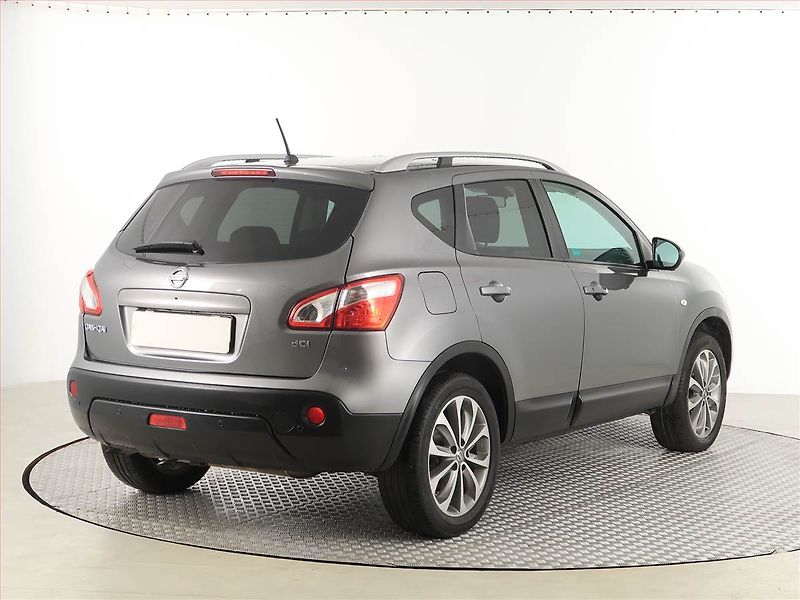 Nissan Qashqai (2013) 1.6 dCi, 4X4, Navi, Xenony - fotka 5 z 17