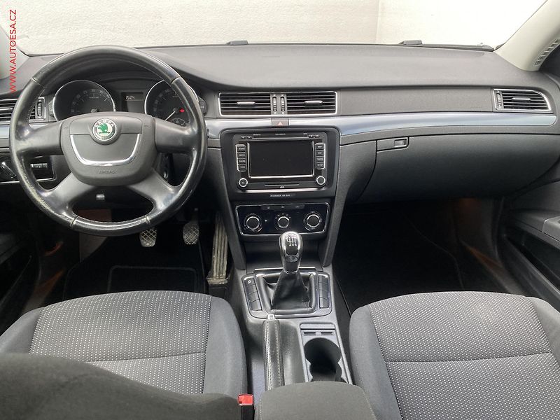 Škoda Superb (2010) 2.0 TDi, Klima - fotka 8 z 15