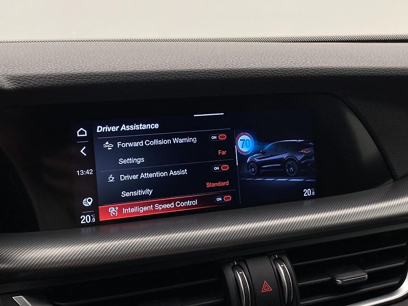 Alfa Romeo Stelvio VELOCE 2.2JTDm Q4 AUT - fotka 41 z 56