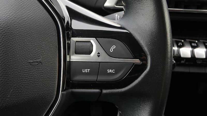 Peugeot 5008 1.2 PureTech Active 7 míst - fotka 12 z 24