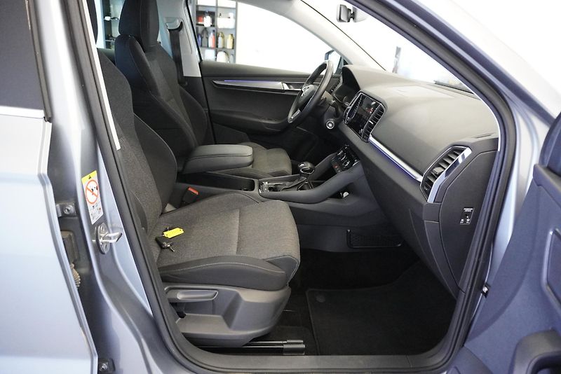 Škoda Karoq 1,5 TSI STYLE AUT. - fotka 24 z 27