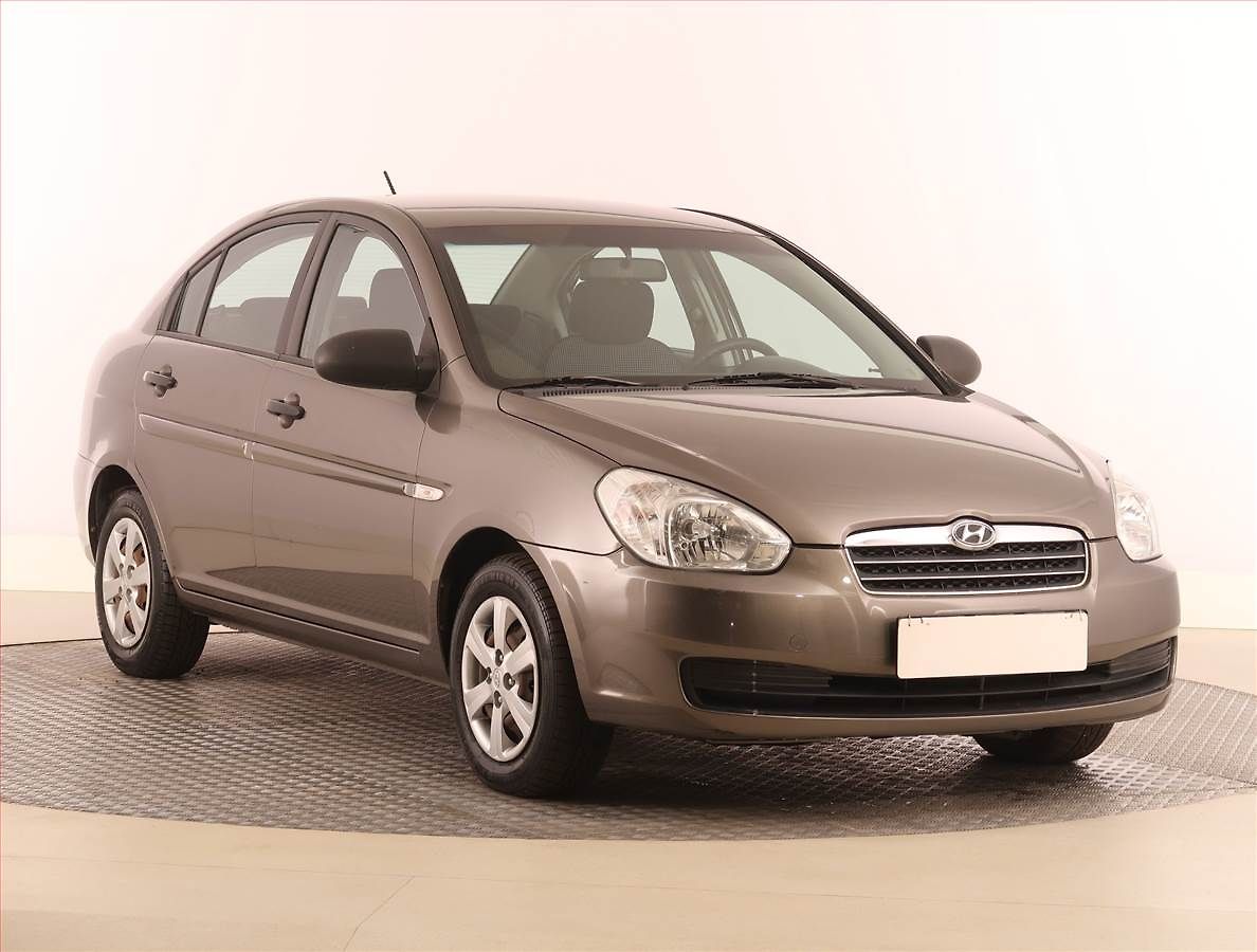 Hyundai Accent 1.4i, po STK, Tažné
