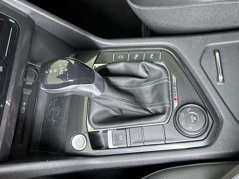 Volkswagen Tiguan R-Line 4MOT DSG - fotka 20 z 31