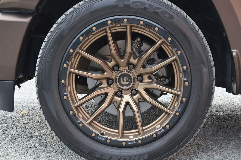 Dodge RAM (2022) 1500 BIGHORN 5.7 V8 HEMI 4x4  - fotka 13 z 51