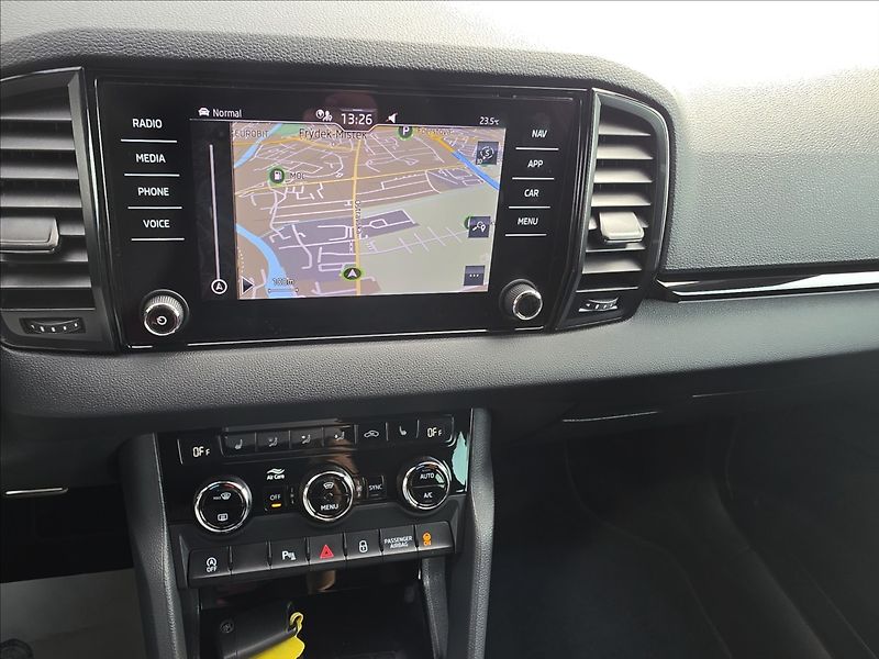 Škoda Karoq 1,5 TSi 110KW DSG Sportline TZ - fotka 18 z 46