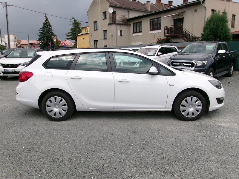 Opel Astra ST 1.6 CDTi ECOTEC 81kW *ČR - fotka 5 z 46