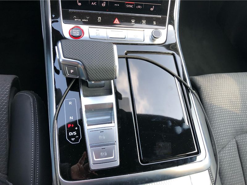 Audi SQ7 4.0 TFSI - fotka 22 z 30