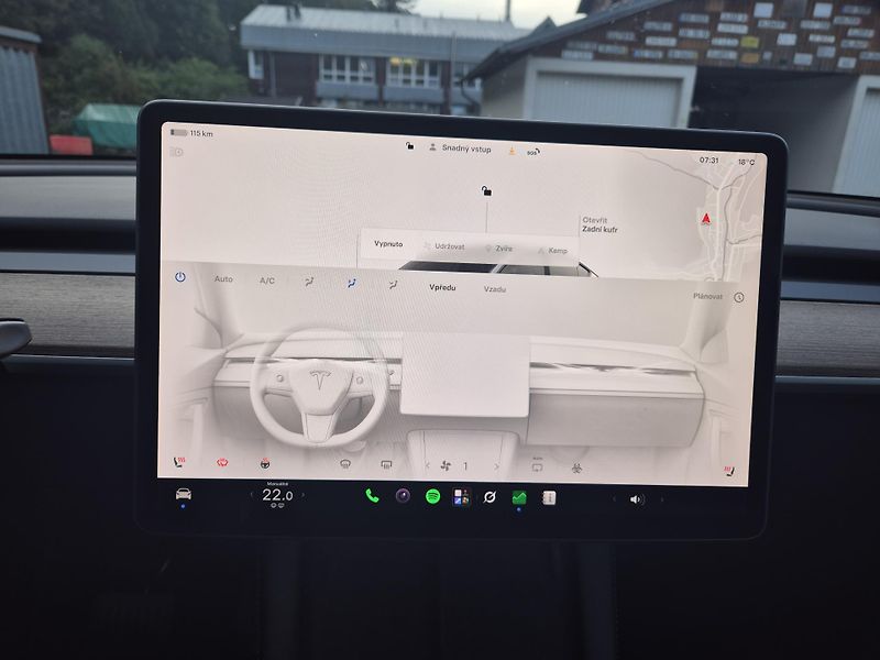 Tesla Model Y LONG RANGE DUAL MOTOR 95,0% - fotka 31 z 49