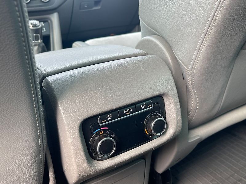 Volkswagen Sharan 2.0TDI 103kw*ZADÁNO* - fotka 24 z 39