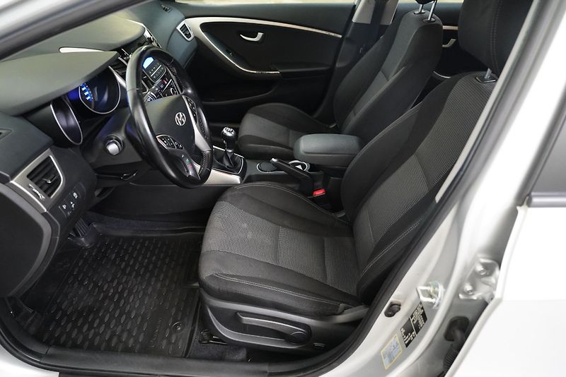 Hyundai i30 - fotka 10 z 25