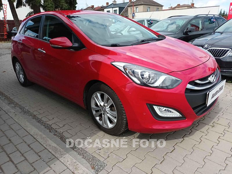Hyundai i30 (2014) 1.6 CRDI, ČR, servis.kniha - fotka 1 z 3
