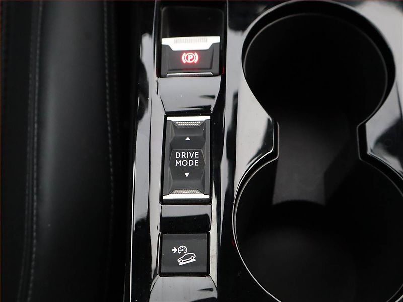 Peugeot 2008 (2021) GT 1.5 BlueHDi, Automat - fotka 19 z 24