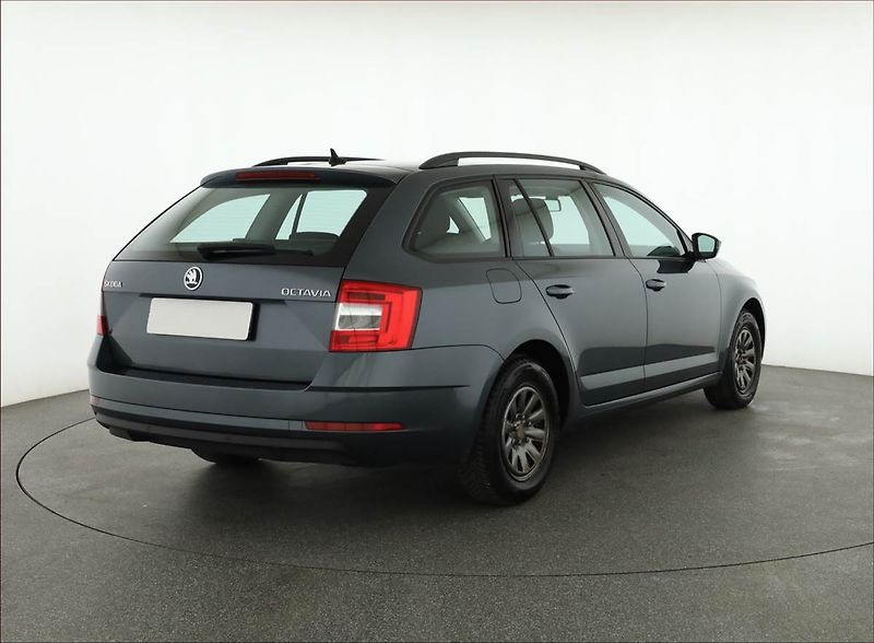 Škoda Octavia (2020) Ambition 1.6 TDI, Tempomat - fotka 5 z 14