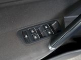 Volkswagen Golf (2018) R-LINE 1.6TDI 85KW LED ACC PAN - náhled 13